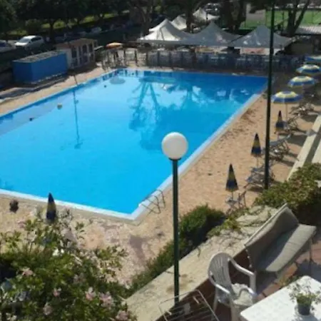 Serena Naxos